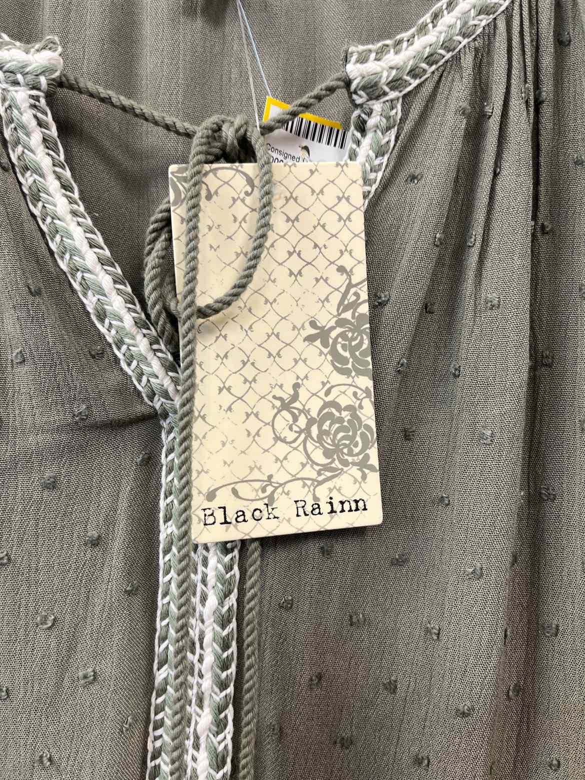 Size 2X black Rainn Shirt