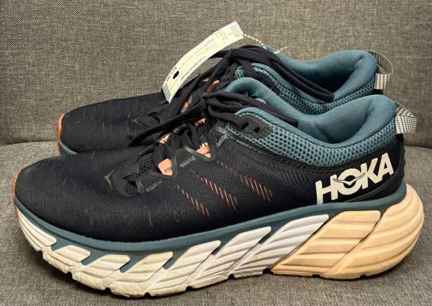 7.5 Hoka Sneakers