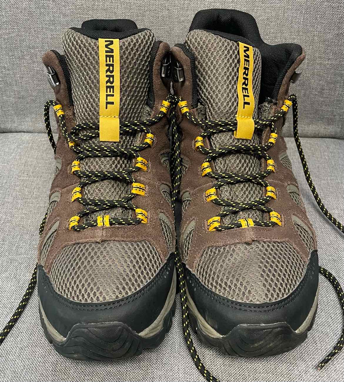 10 MERRELL Shoes