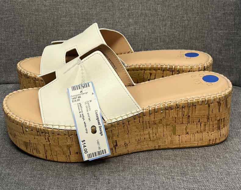 10 crown & ivy Sandals