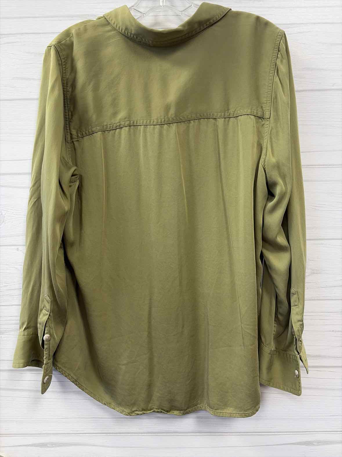 Size 2 Chicos Shirt