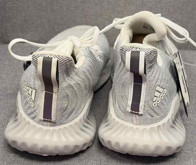 11 adidas Sneakers