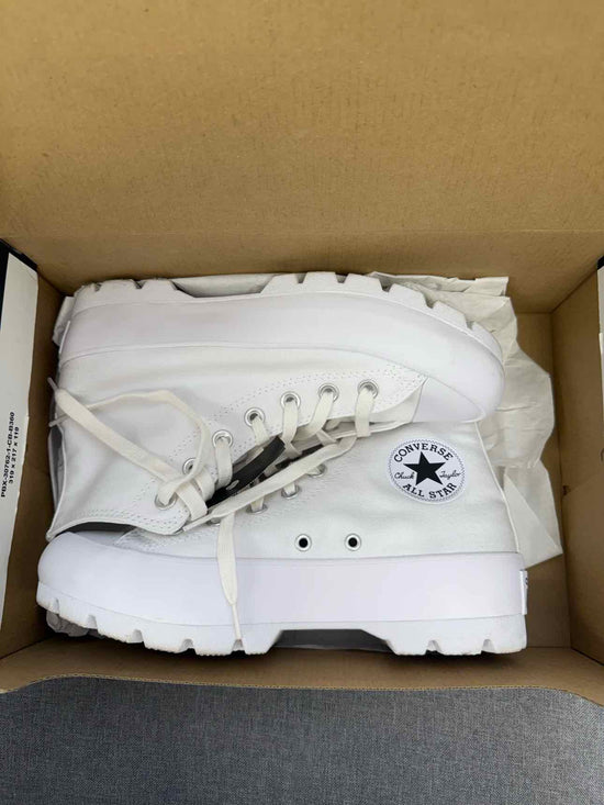8 Converse Sneakers