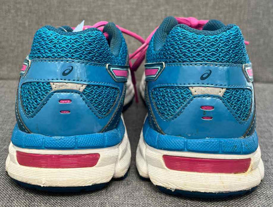 6 Asics Sneakers