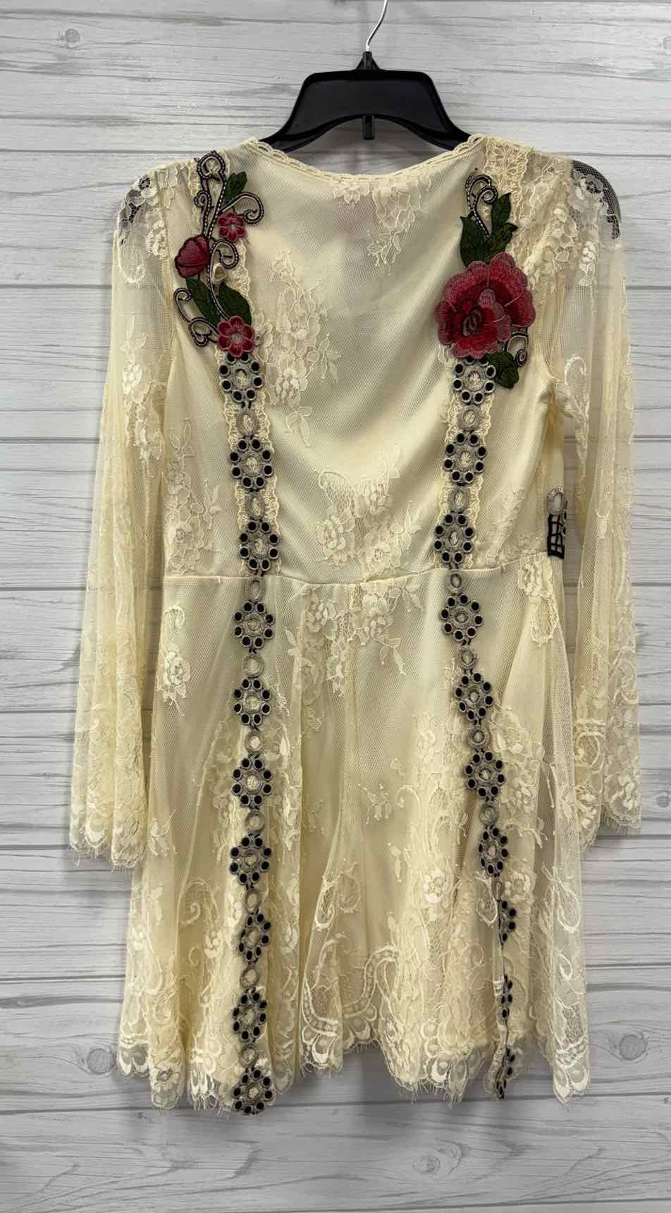 Size M V Cristina Dress