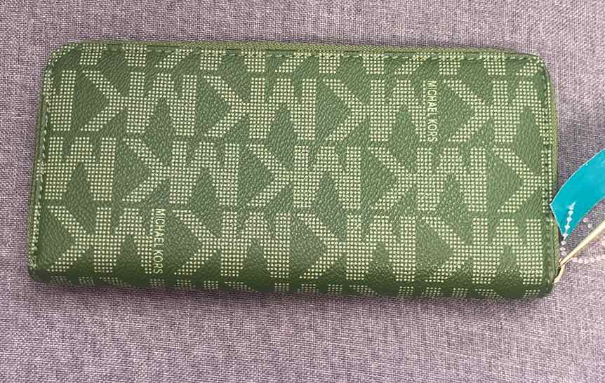 Micheal Kors Wallet