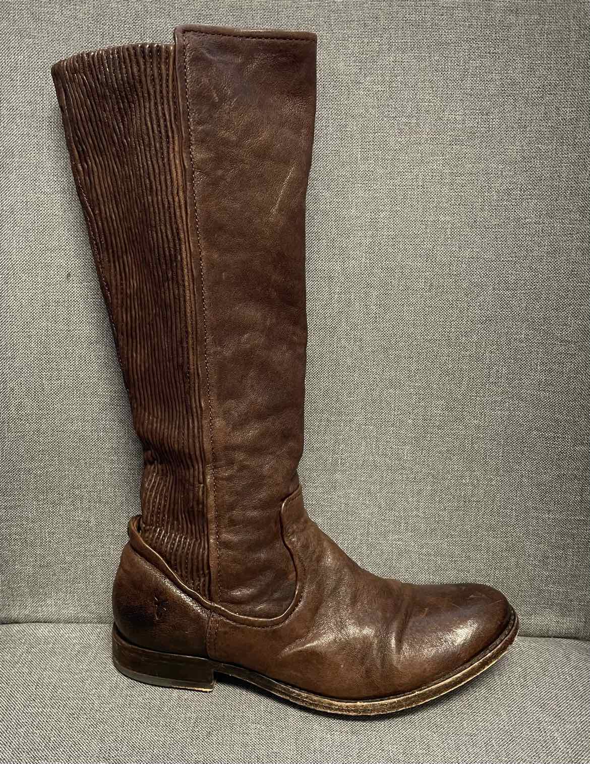 6.5 FRYE Boots