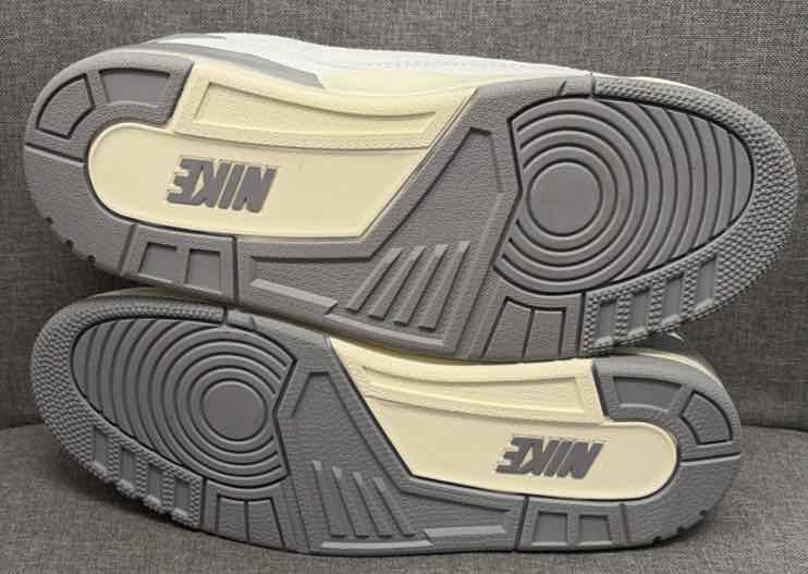 10.5 Air Jordan Sneakers