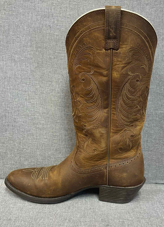 7.5 Ariat Boots