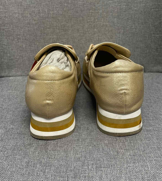 8 COCONUTS Loafers