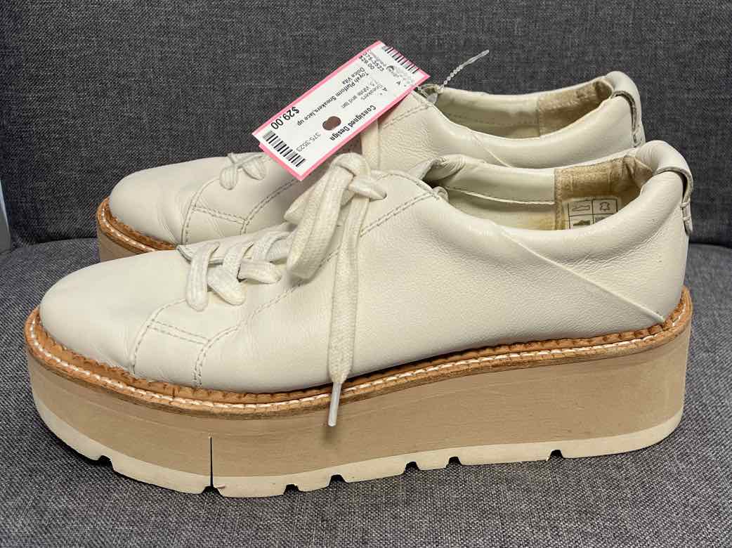 7.5 Dolce Vita Sneakers