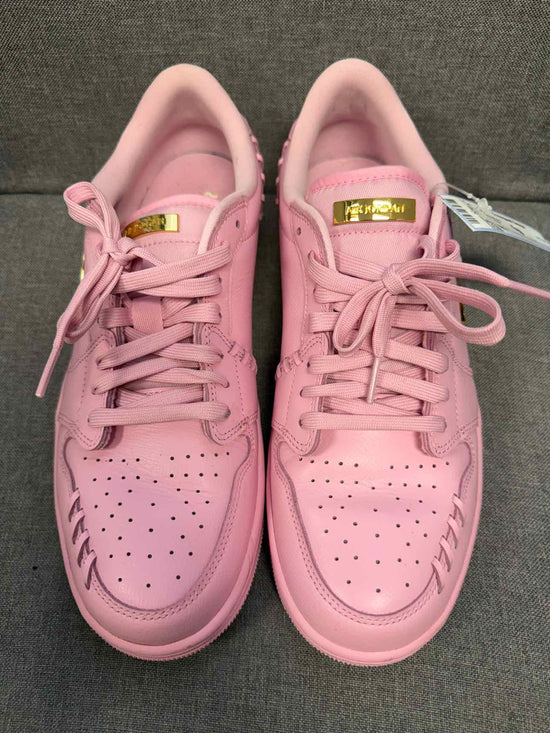 11 Nike Sneakers