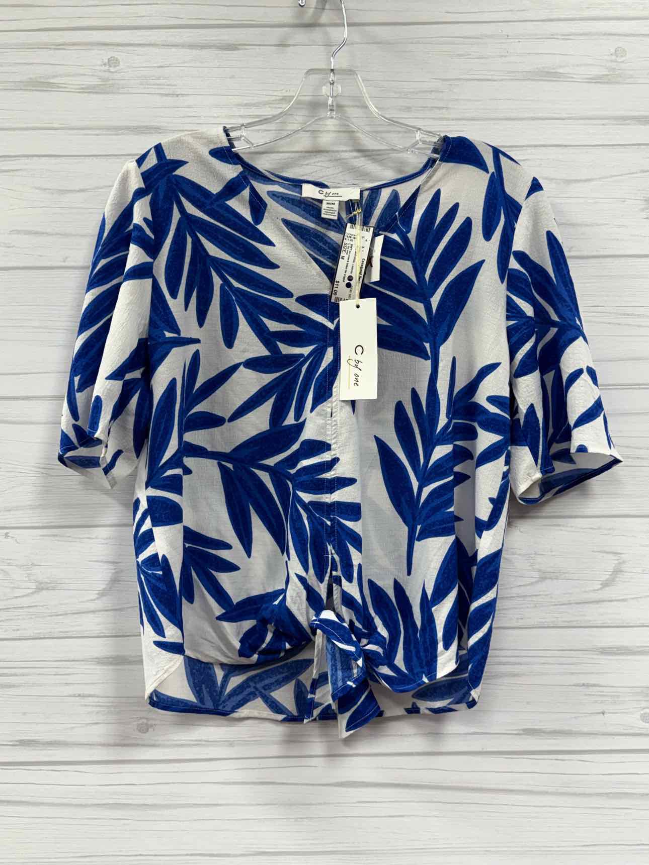 Size M C by one Shirt