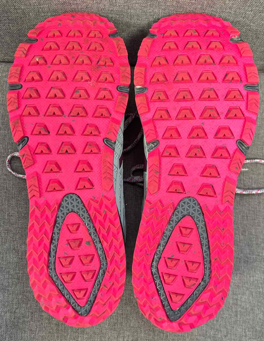 8.5 New Balance Sneakers