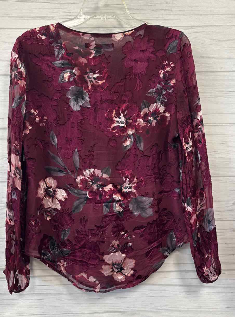 Size 4 White House Black Market Shirt