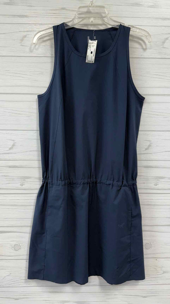 Size M Arc'teryx Dress
