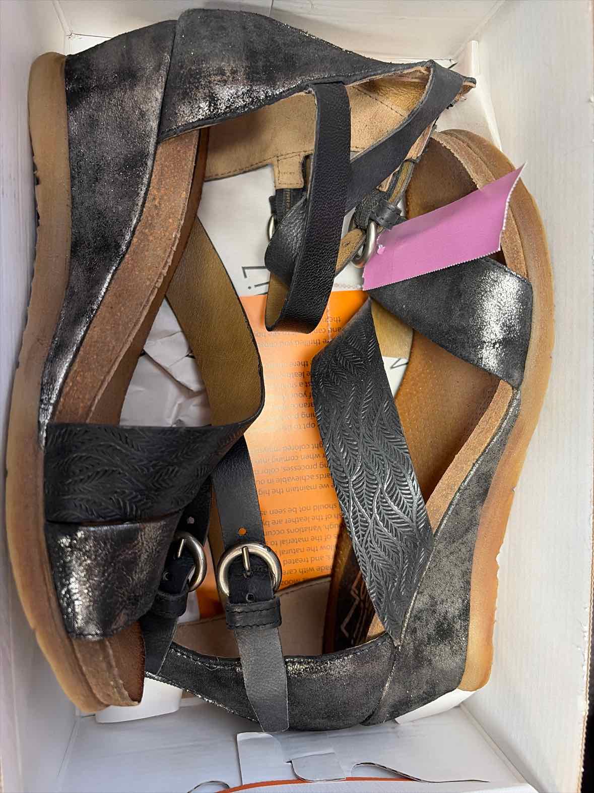 38 Miz Mooz Shoes
