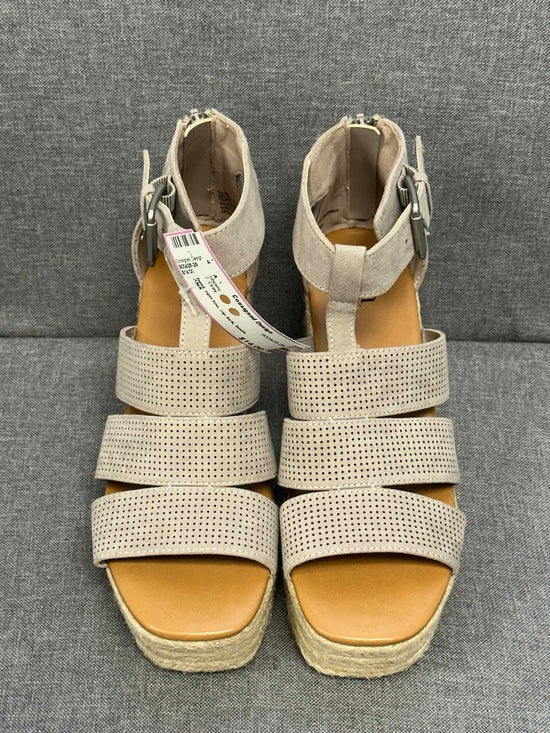 7 ANA Shoes