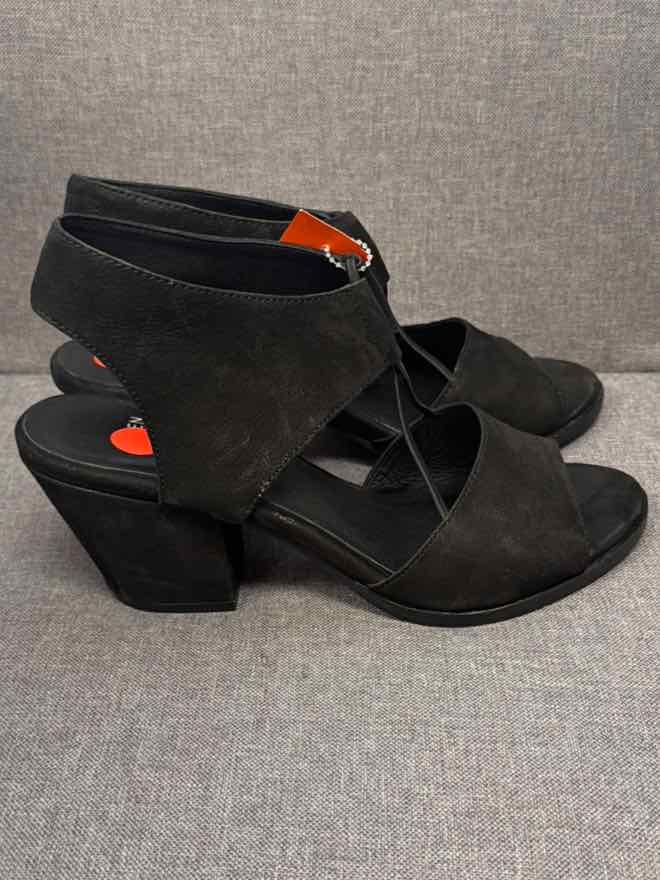 7.5 EILEEN FISHER Shoes