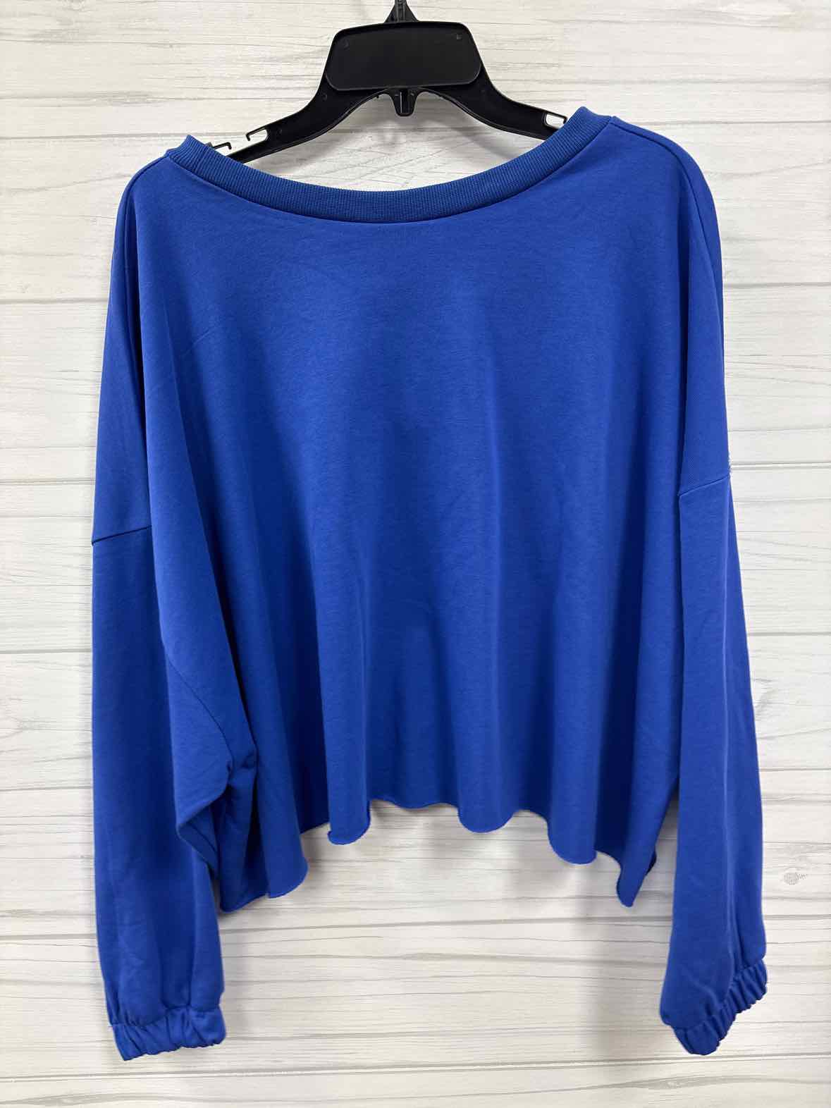 Size L/XL Anna & Ava Sweatshirt