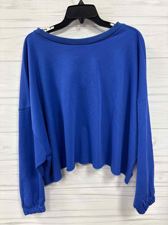 Size L/XL Anna & Ava Sweatshirt