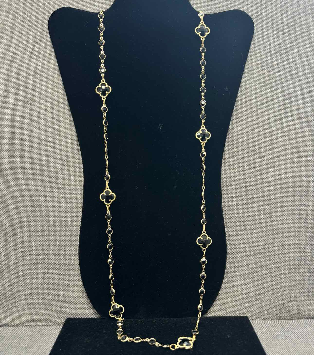 Pomina Necklace