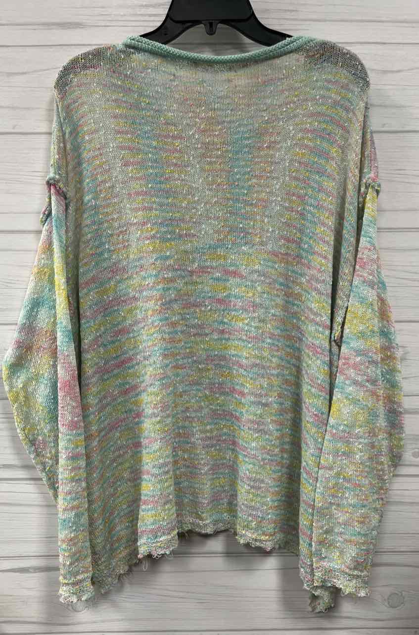 Size M easel Sweater
