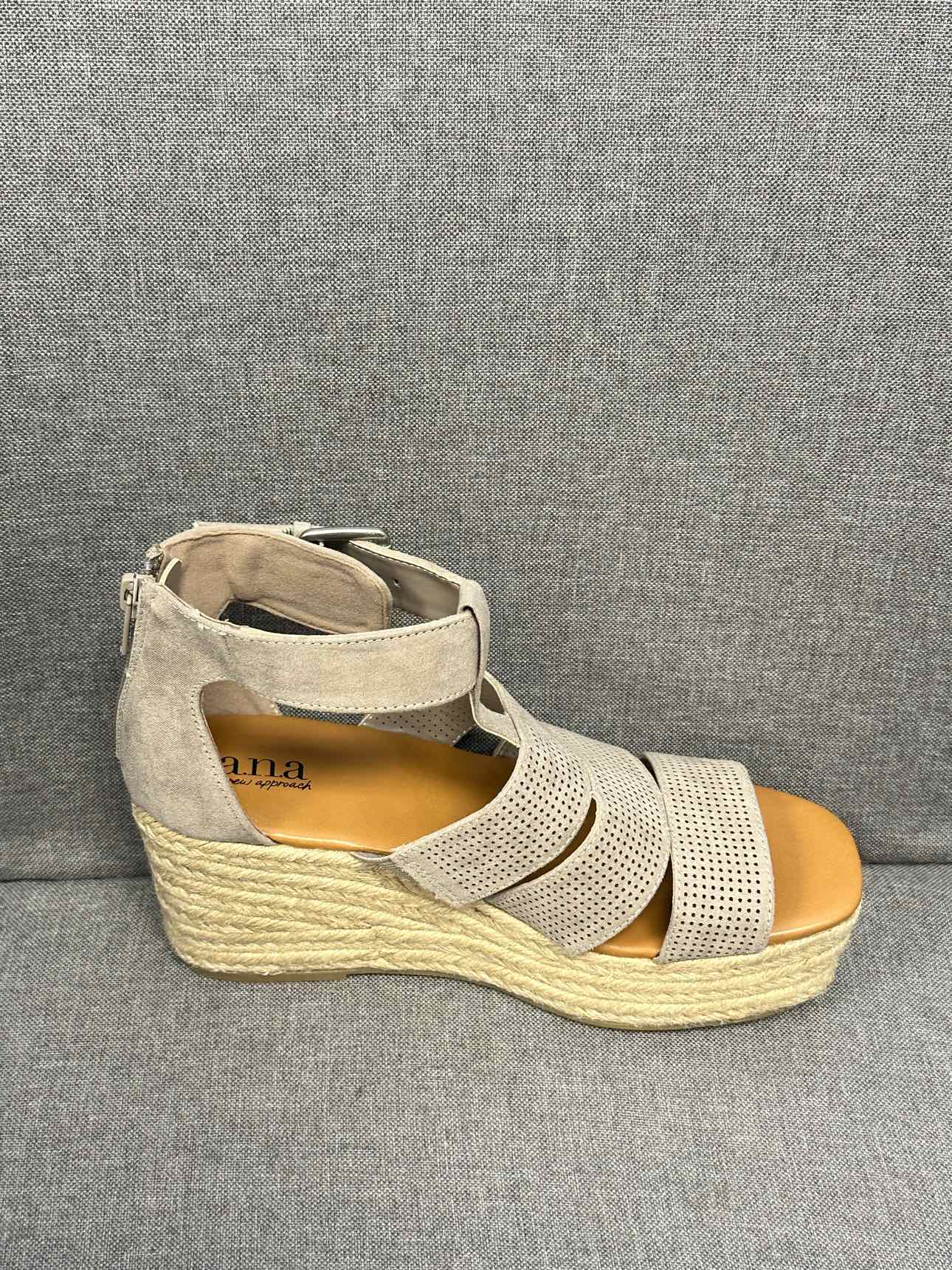 7 ANA Shoes