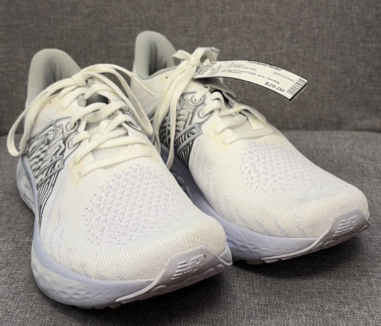 8.5 New Balance Sneakers
