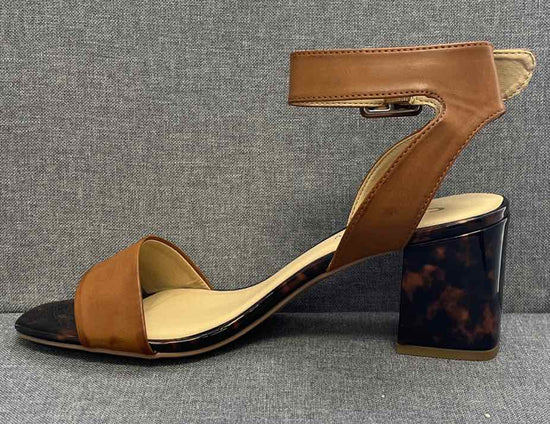 10 CL BY LAUNDRY Sandals