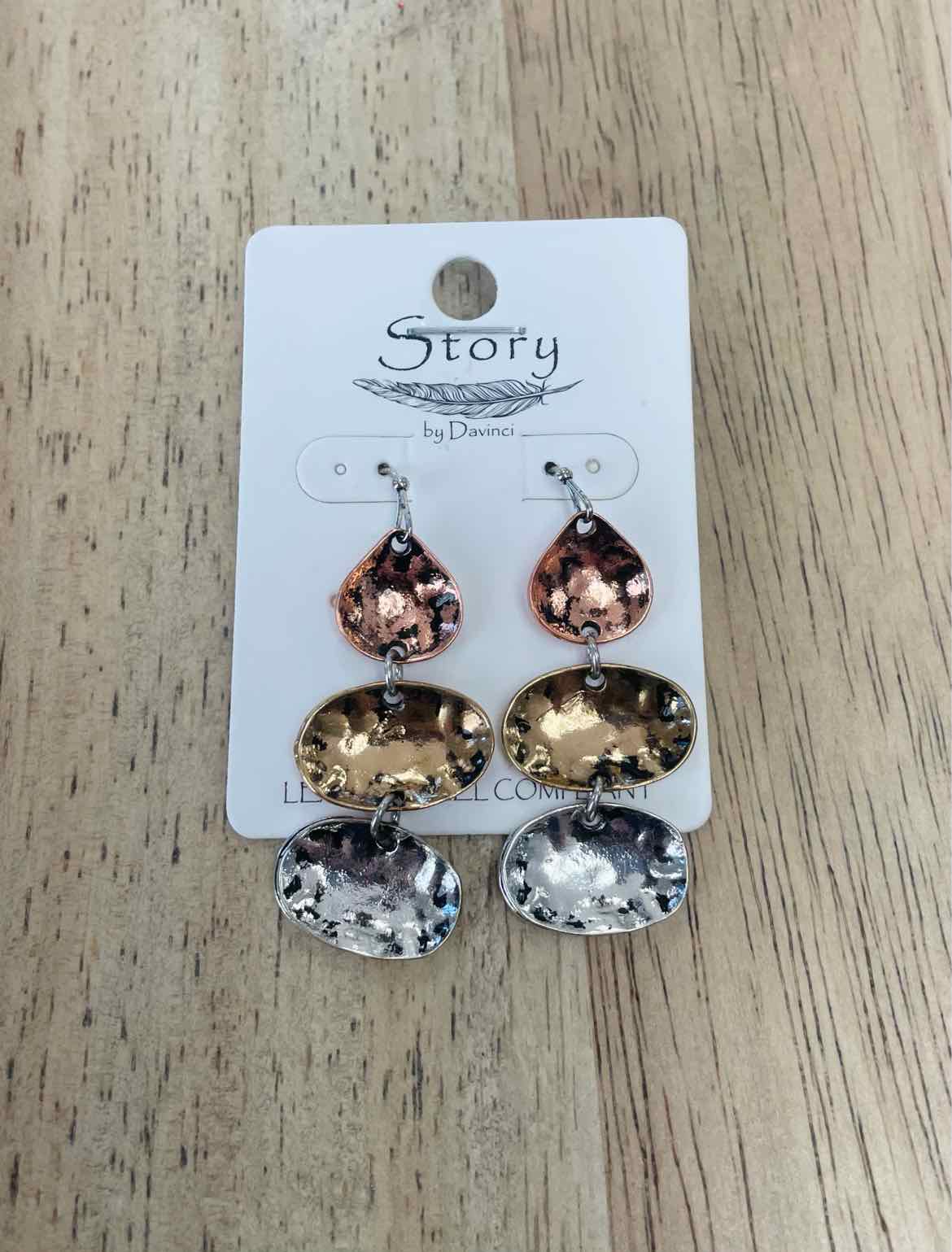 Story Earrings